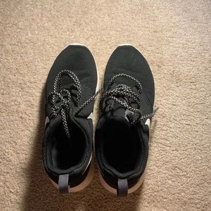 womens nike roshes